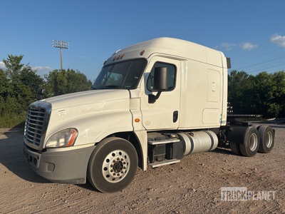 2018 Freightliner Cascadia 6x4 T/A Sleeper Truck Tractor