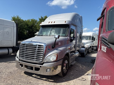 2018 Freightliner Cascadia 6x4 T/A Sleeper Truck Tractor
