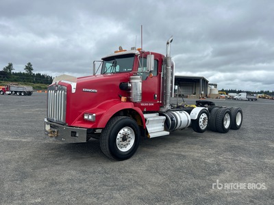2013 Kenworth T800 8x4 Cabeza Tractora Cabina Corta
