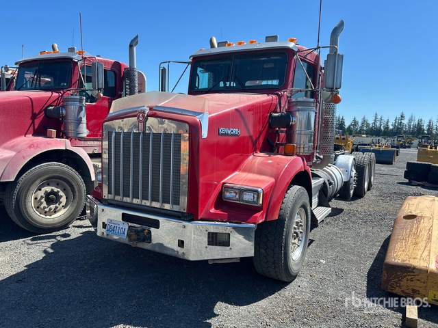 2015 Kenworth T800 8x4 Tri/A Day Cab Truck Tractor