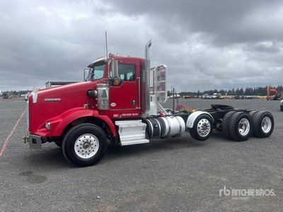 2015 Kenworth T800 8x4 Tri/A Day Cab Truck Tractor