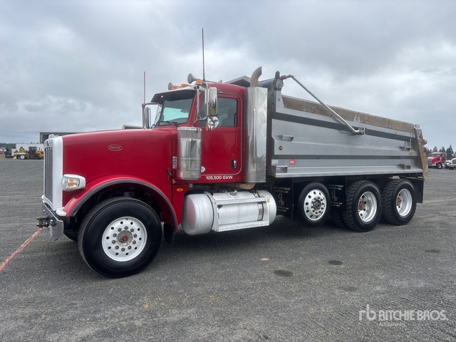 2017 Peterbilt 367 8x4 Tri/A Dump Truck