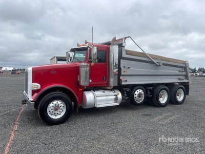 2015 Peterbilt 367 8x4 Tri/A Dump Truck
