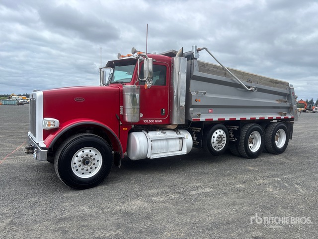 2016 Peterbilt 367 8x4 Tri/A Dump Truck