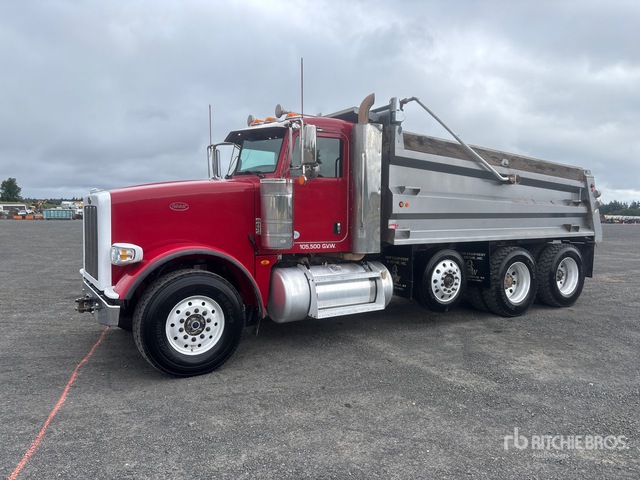 2016 Peterbilt 367 8x4 Tri/A Dump Truck