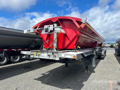 2016 Cross Country 38 ft Quad/A Remorque à benne latérale