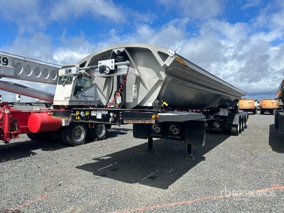 2018 Cross Country 38 ft Quad/A Remorque à benne latérale