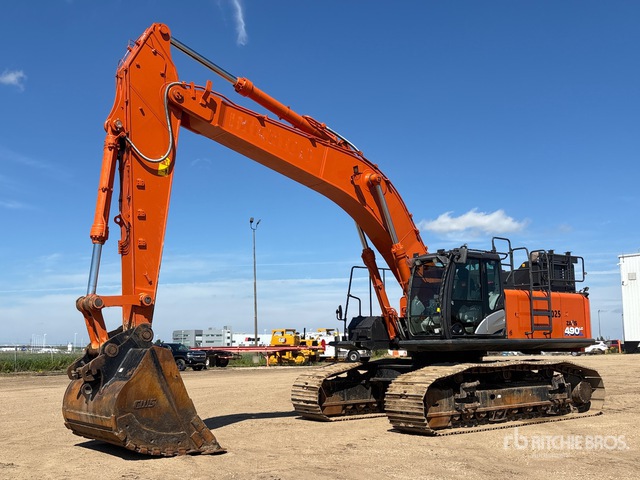 を見 Excavators