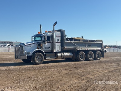 2008 Kenworth T800 8x6 Sleeper Tri/A Dump Truck