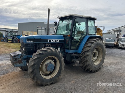 Ford 8240 Tracteur agricole 4WD