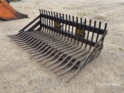 Precision Q/C Skeleton Ag Tractor Bucket