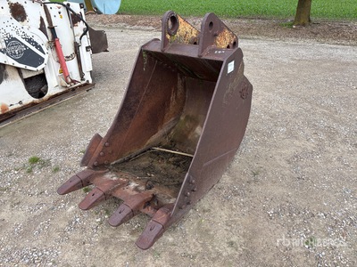 H & H 33.5 in Digging Excavator Bucket