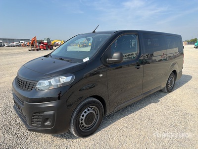 2023 Toyota Proace Verso 2.0 106 KW 9-seater L2H1 minibus 9-seater L2H1 Passenger Van