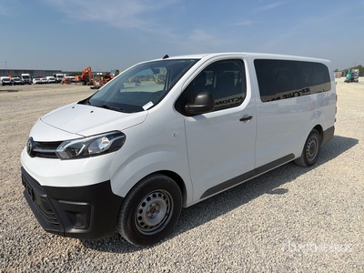 2023 Toyota Proace Verso 2.0 106 KW 9-seater L2H1 minibus 9-seater L2H1 Passenger Van