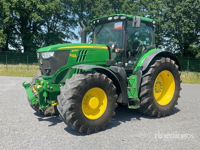 2017 John Deere 6215R 4WD Tractor