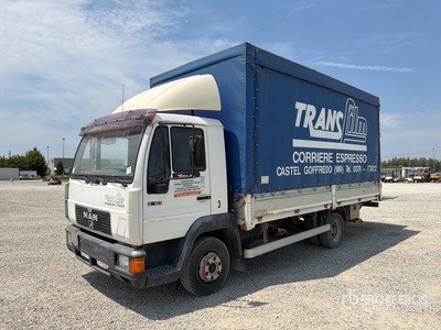 1999 MAN 8.163 4x2 Camion con lona