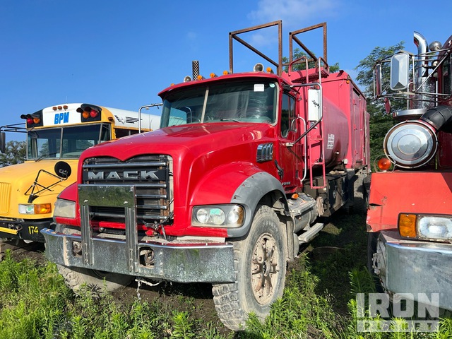 2009 Mack GU713 6x4 Fuel and Lube Truck