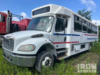 2015 Freghtliner M2 106 28 Bus