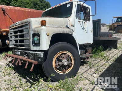 1985 International 1754 S1700 4x2 Kabina i podwozie (Inoperable)