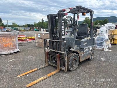 2001 Hyster H30XM 3000 lb Forklift