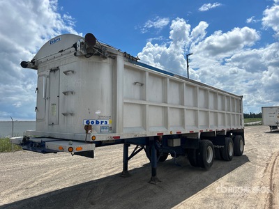 2004 Cobra 34 ft Tri/A kiep aanhangwagen