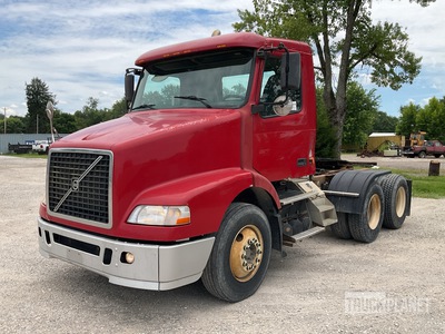 2007 Volvo VNM64T 6x4 T/A Day Cab Truck Tractor