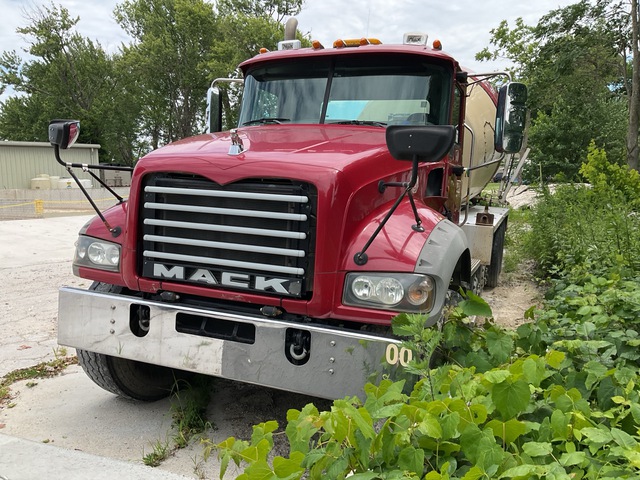 2015 Mack GU713 12x4 Mixer Truck (Inoperable)