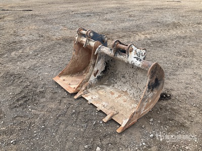 Quantity of (2) Digging 600mm & 900mm Cazo para excavadora