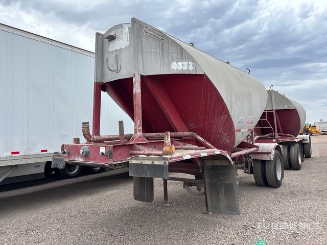 1979 Fruehauf S/A Lead Pneumatic Bulk Trailer