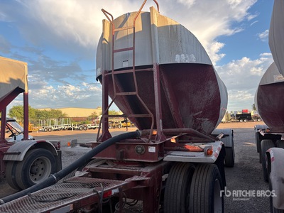 1978 Fruehauf Tri/A Turntable Pneumatic Bulk Trailer