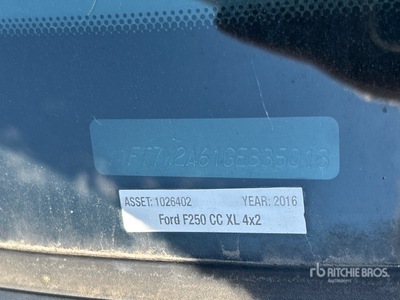 2016 Ford F-250 XL 4x2 Crew Cab Pickup