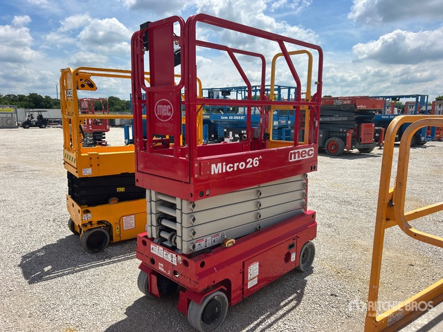 2022 MEC Micro26 Electric Scissor Lift