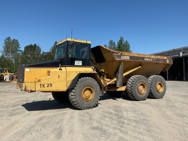 1999 Cat D300E Series II Articulated Dump Truck