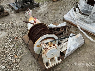 Bloom 25000 lb Hydraulic Winch