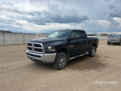 2014 Ram 3500 4x4 Crew Cab Pickup