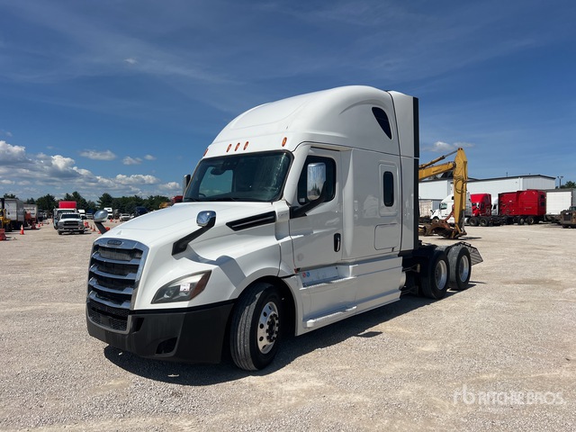 2020 Freightliner Cascadia 126 6x4 T/A Sleeper Truck Tractor