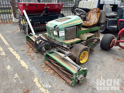 2015 John Deere 2653A Ride-On Greens Mower (Inoperable)