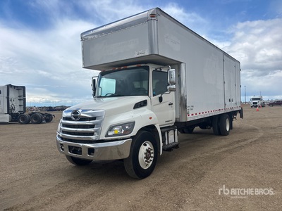 2015 Hino 4x2 Van Truck