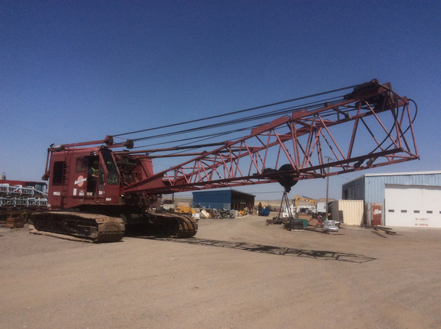 1975 Manitowoc 3900B Lattice-Boom Crawler Crane
