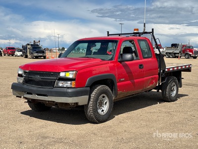 2007 Chevrolet Silverado 2500HD 4x4 Extended Cab Flatbed Truck
