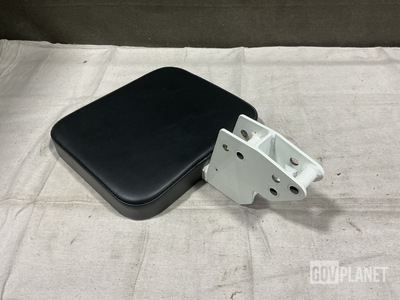 (120) 12333377 Vehicular Seats