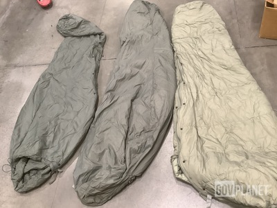 (32) Sleeping Bags