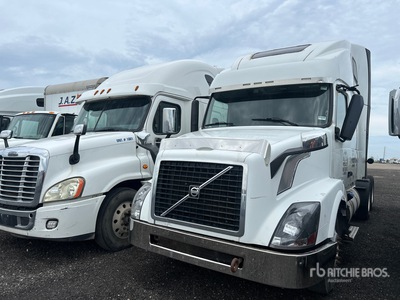 2011 Volvo VNL 6x4 Ciągnik siodłowy T/A z kabiną sypialną