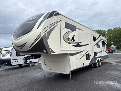 2018 Grand Design Solitude 40 ft T/A Travel Trailer