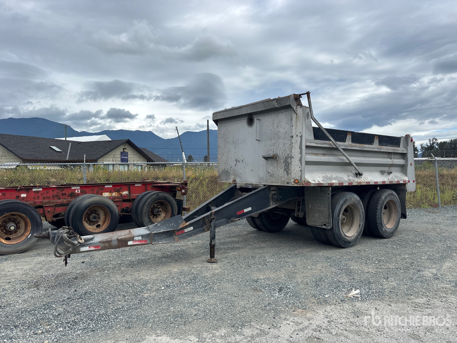 2006 Nahanni 14 ft T/A Pup Dump Trailer