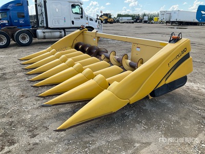New Holland 996 8 Row Corn Combine Header
