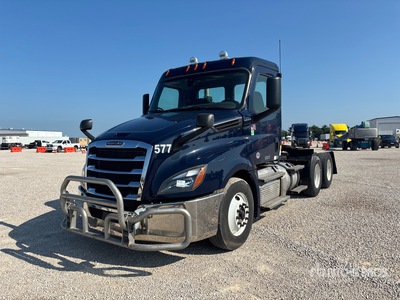 2020 Freightliner Cascadia 126 6x4 T/A Day Cab Truck Tractor