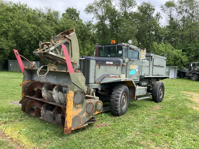 1984 Oshkosh W-700-15-R 4x4 Snow Plow Truck