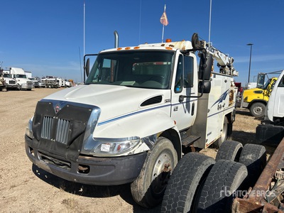 2005 International Durastar 4300 4x2 Camion de servicios