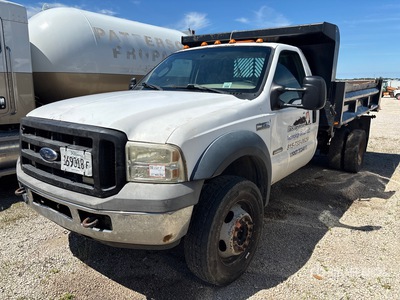 2006 Ford F-550 XL 4x2 Dump Truck (Inoperable)